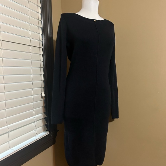 Elegant Black Long Sleeve Dress - Picture 5 of 5